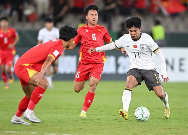 Biểu tượng bảo mật tài chính của ga65 game bài với các yếu tố an toàn và màu vàng đen